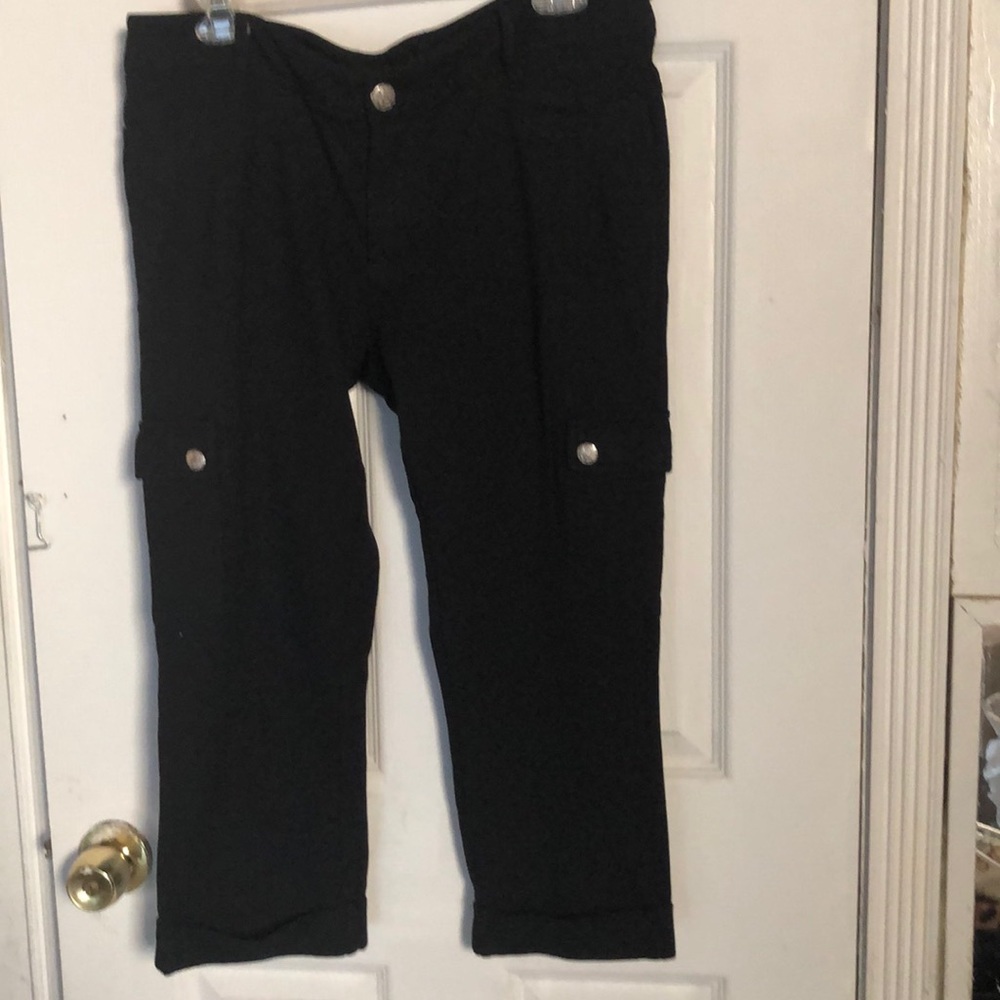 Seven7 Black Capris for Effortless Style